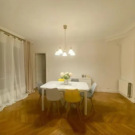 Appartamento Haussmannien, Pres Arc Triomphe Parigi